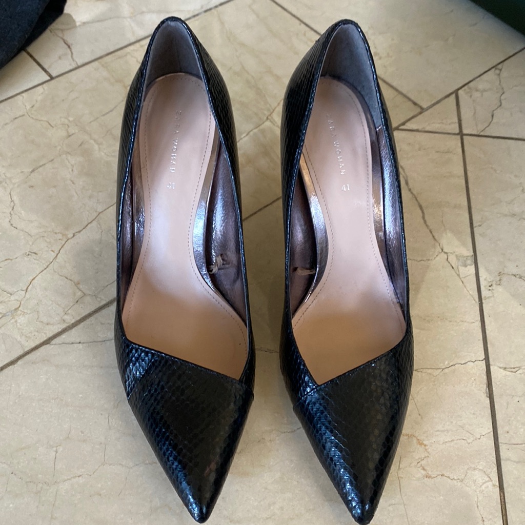 Zara Black Crocodile Leather Heels Zara Black Crocodile Leather Heels